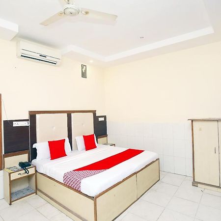 Oyo 2530 Surya Palace Chandīgarh Εξωτερικό φωτογραφία
