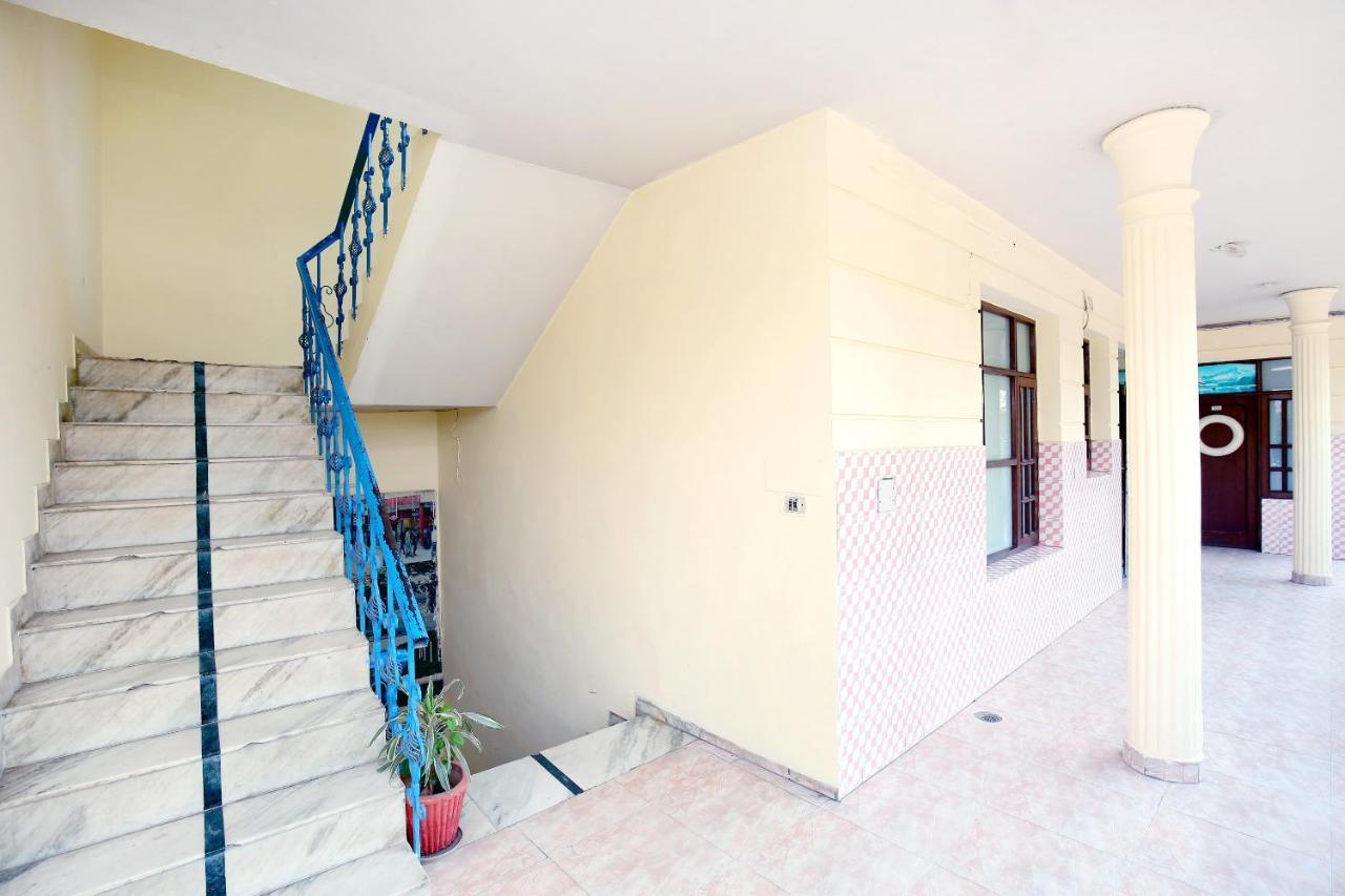 Oyo 2530 Surya Palace Chandīgarh Εξωτερικό φωτογραφία