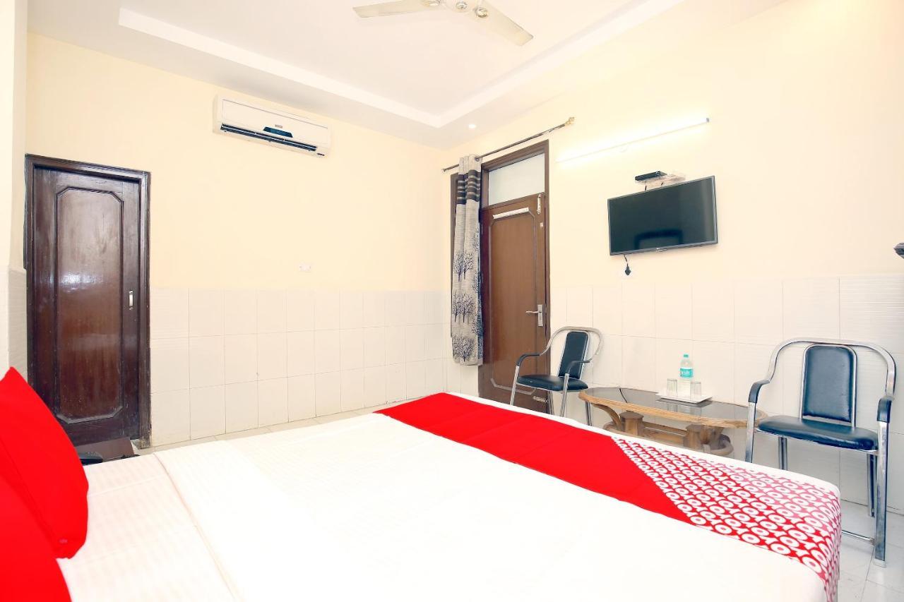 Oyo 2530 Surya Palace Chandīgarh Εξωτερικό φωτογραφία