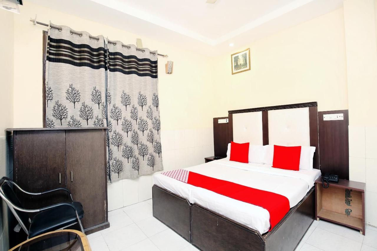 Oyo 2530 Surya Palace Chandīgarh Εξωτερικό φωτογραφία