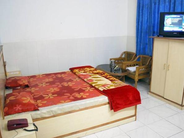 Oyo 2530 Surya Palace Chandīgarh Εξωτερικό φωτογραφία
